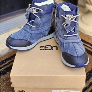BOYS UGG WINTER BOOTS❄️